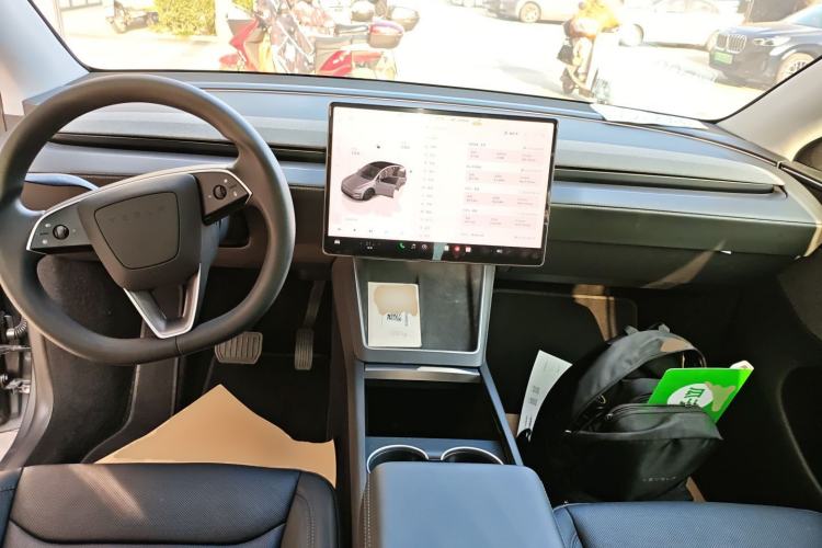 Used Tesla Model Y 2025 Rear-Wheel-Drive Version