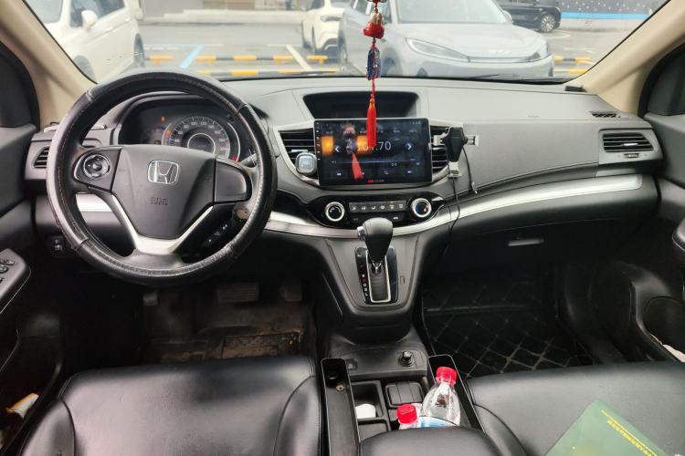 Used Honda CR-V 2016 2.0L two-wheel drive Urban Edition Center Console