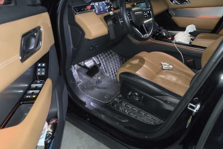 Used Land Rover Range Velar 2023 250 PS Ebony Black Limited Edition Driver Seat