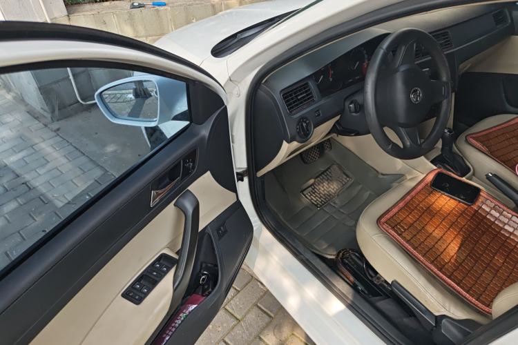 Used Skoda Rapid 2015 1.6L Automatic Smart Selection Model