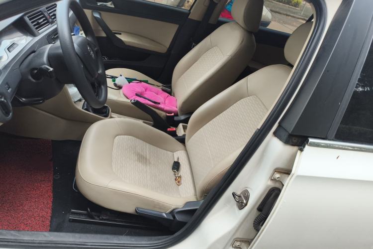 Used Skoda Rapid 2013 1.6L Manual Smart Selection Model
