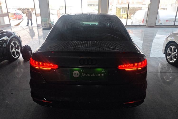 Used Audi A4L 2022 40 TFSI Luxury Dynamic Model
