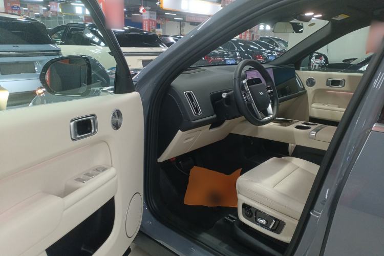 Used Li Auto L8 2025 Ultra Smart Refreshed Edition Driver Seat