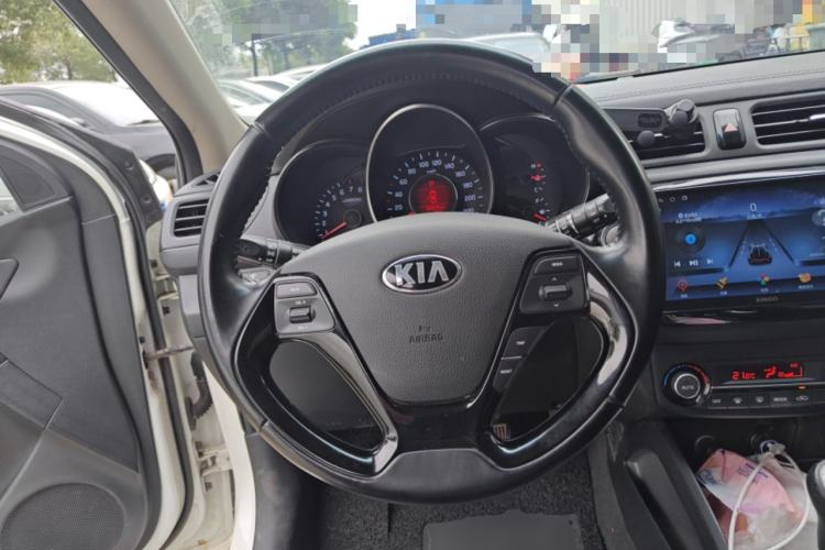 Used Kia K2 2015 Hatchback 1.6L AT Premium Steering Wheel