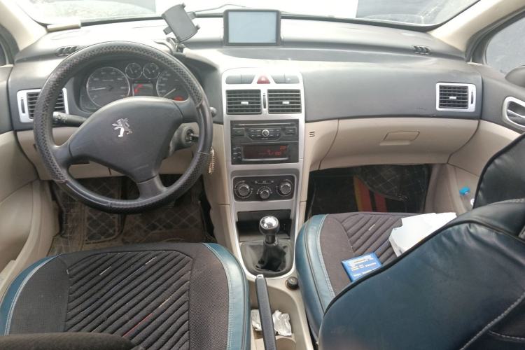 Used Peugeot 307 2013 Hatchback 1.6L Manual Comfort Edition Center Console