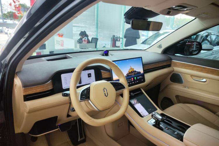 Used Hima AITO M7 2024 1.5T Intelligent Drive Rear-Drive Ultra Version 5 Seats Center Console