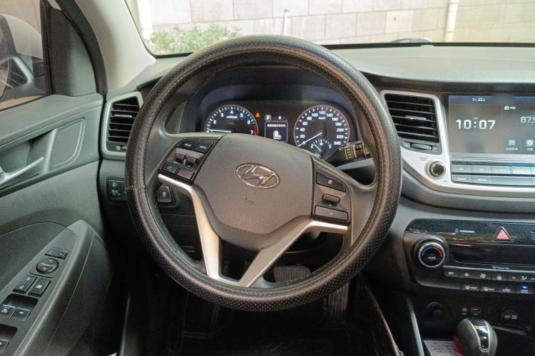 Used Hyundai Tucson 2015 1.6T Dual-Clutch Two-Wheel-Drive Smart Model
