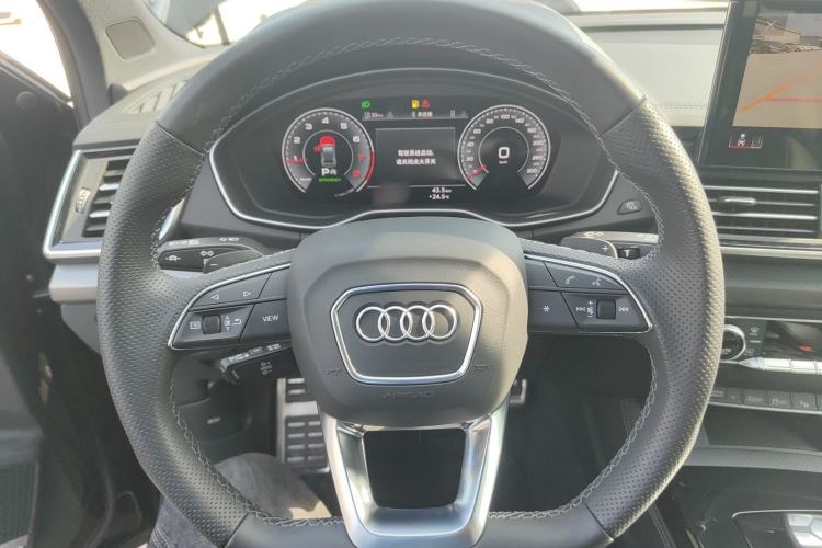 Used Audi Q5L 2025 quattro 45th Anniversary Edition 45 TFSI Luxury Dynamic Model
