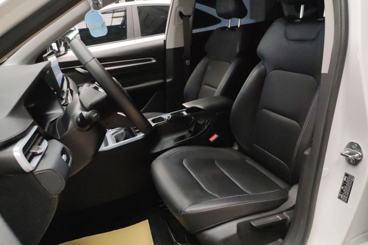 Used Geely Auto Emgrand 2025 4th Generation 1.5L Manual – Dragon Edition
