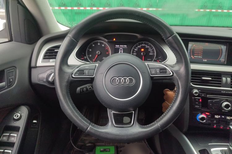 Used Audi A4L 2016 35 TFSI Collector's Edition Automatic Standard Model Steering Wheel