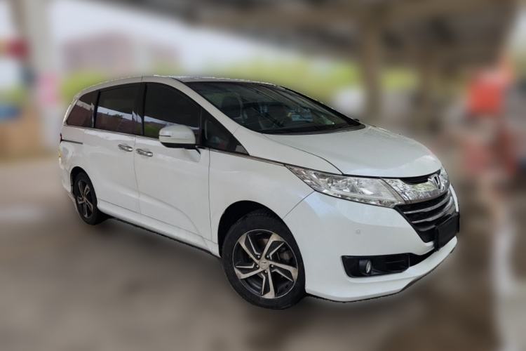 Used Honda Odyssey 2015 Updated Version 2.4L Smart Edition Front Right 45 Deg