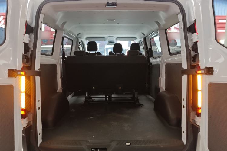 Used Ford Transit 2023 2.0T Diesel Manual Multifunction Commercial Vehicle Short Wheelbase Low Roof 5/6 Seats