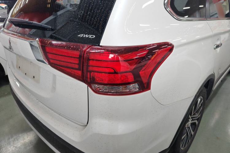 Used Mitsubishi Outlander 2016 2.4L 4x4 Elite Edition 5 Seats
