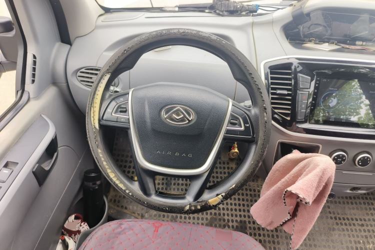 Used SAIC MAXUS Xintu V80 2019 2.5T Classic AMT Van Long Wheelbase Mid-Roof Design 2/3 Seats Steering Wheel