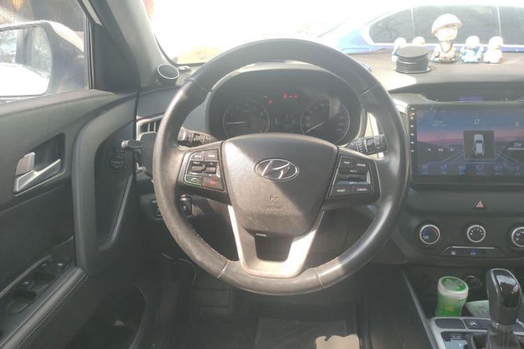 Used Hyundai ix25 2016 1.6T Dual-Clutch Two-Wheel Drive Smart GLS Model
