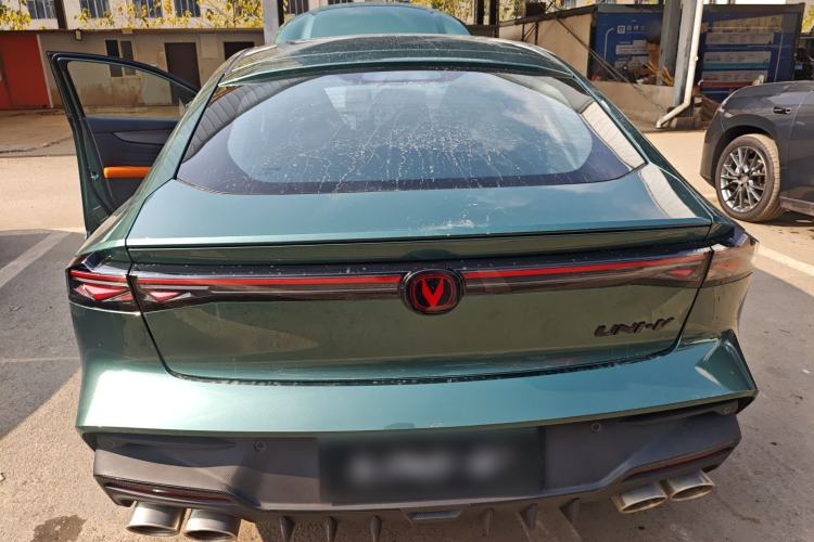 Used Changan UNI-V 2025 Model Third-Generation 2.0T Dynamic Edition