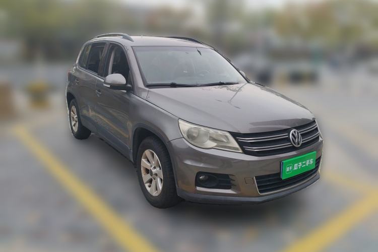 Used Volkswagen Tiguan 2010 1.8 TSI Automatic All-Wheel Drive Fashion Edition Front Right 45 Deg