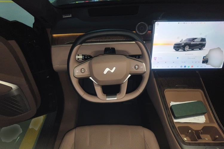 Used ONVO Luxeed L90 2025 Model—Max Six-Seater Version Steering Wheel