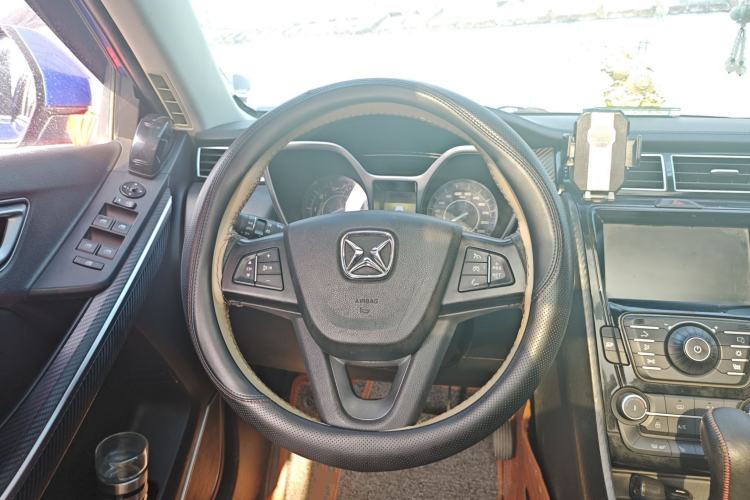 Used JMC Yusheng S330 2016 1.5L GTDi Automatic Two-Wheel Drive Prestige Edition Steering Wheel