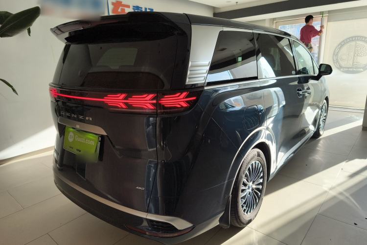 Used Denza D9 2022 DM-i 970 Four-Wheel Drive Flagship Model
