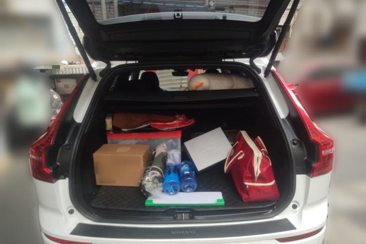 Used Volvo XC60 New Energy 2024 T8 Plug-in Hybrid Long-Range All-Wheel Drive Smart Luxury Edition
