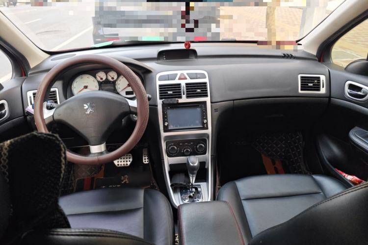 Used Peugeot 307 2013 1.6L Automatic CROSS Center Console