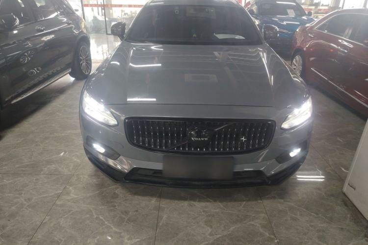 Used Volvo V90 2021 Cross Country B5 AWD Smart Range Edition