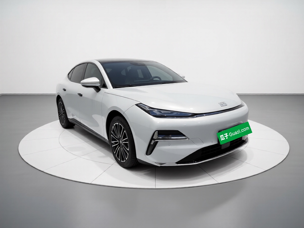 Geely Galaxy 8 2026 Model 225km EM-i Long-Range Voyager Edition — снимка 3