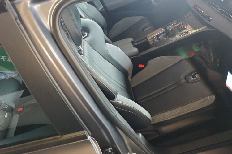 Used GAC Trumpchi EMPOW 2023 400T Automatic R PRO Right Front Seat