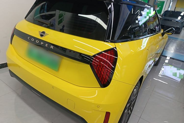 Used MINI Electric COOPER 2024 456km COOPER E Classic Edition
