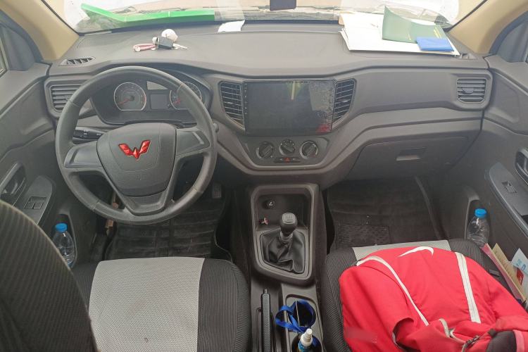 Used Wuling Hongguang V 2022 1.5L Jingqu Edition Electric-Assist LAR