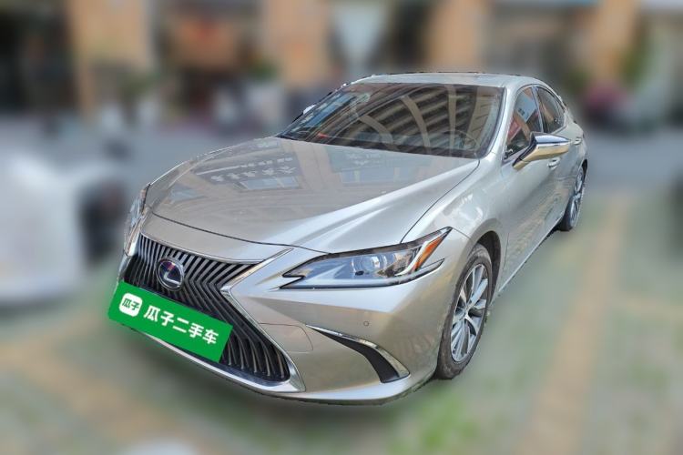 Used Lexus ES 2020 300h Premier Edition