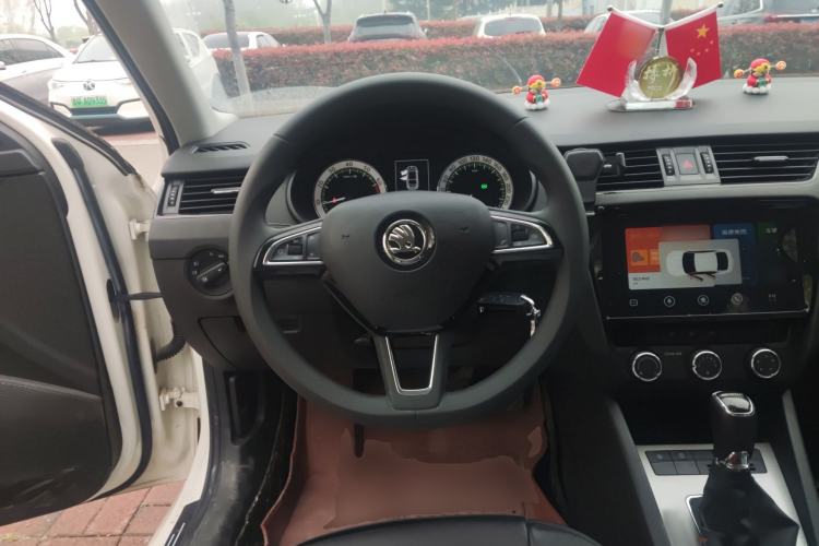 Used Skoda Octavia 2021 1.5L Automatic Comfort Edition Steering Wheel