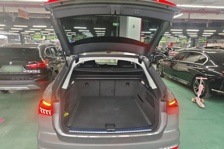 Used Audi A6 2022 allroad quattro Explorer 55 TFSI Prestige Off-Road Model Trunk