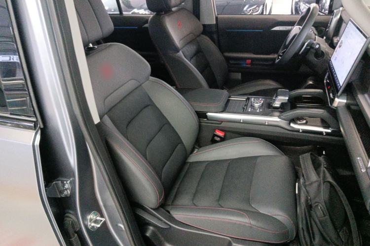 Used JETOUR Traveler 2023 2.0T All-Wheel-Drive CrossPRO Right Front Seat