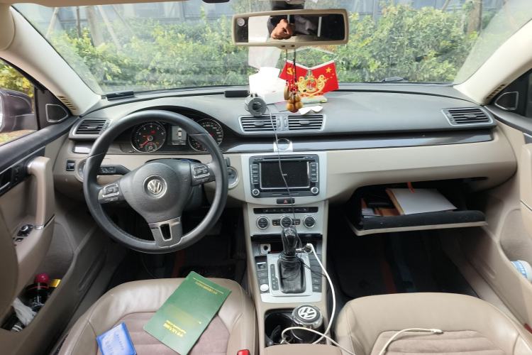 Used Volkswagen Magotan 2012 Revised Version 2.0 TSI Supreme Edition Center Console