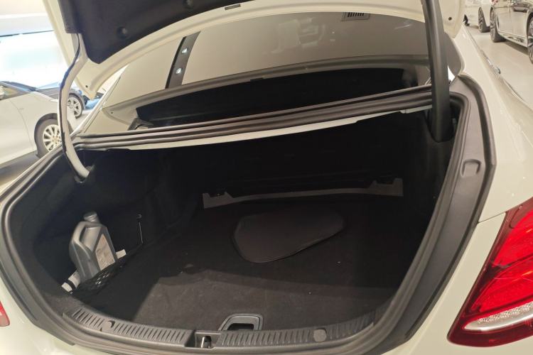 Used Mercedes-Benz E-Class 2019 Restyled E 300 L Sporty and Stylish Edition
