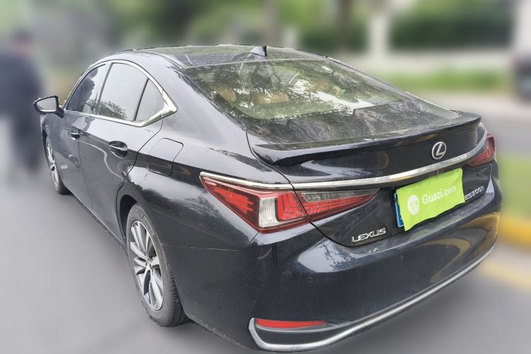 Used Lexus ES 2020 300h Premier Edition