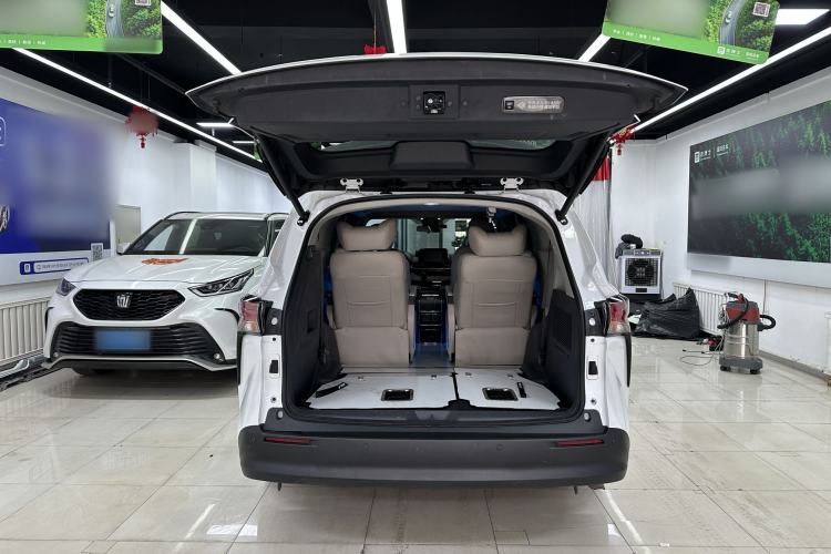 Used Toyota SIENNA 2023 2.5L Hybrid Comfort Edition
