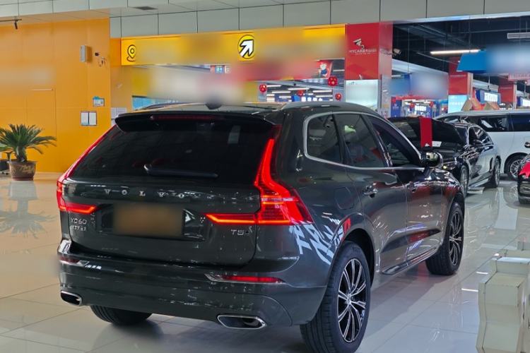 Used Volvo XC60 2021 T5 4x4 Smart Luxury Edition Exterior 4