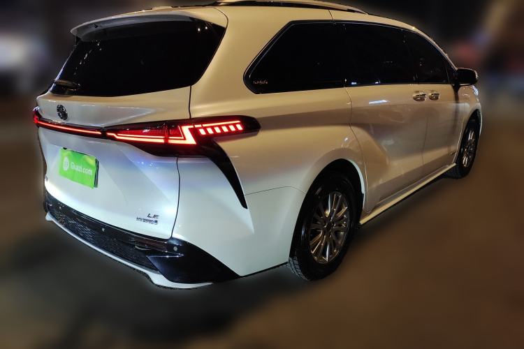 Used Toyota SIENNA 2023 2.5L Hybrid Comfort Edition