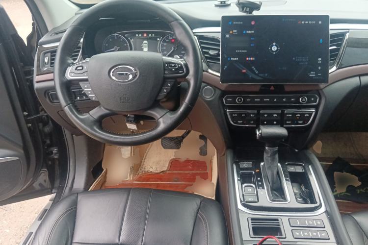 Used GAC Trumpchi GS8 2017 320T Two-Wheel Drive Luxury Smart Connectivity Version (7 Seats) Steering Wheel