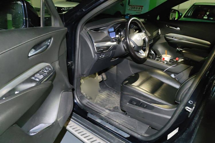 Used Cadillac XT4 2021 28T Two-Wheel Drive Leading Version
