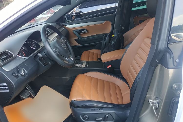 Used Volkswagen FAW-Volkswagen CC 2016 1.8TSI Luxury Model
