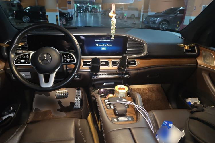 Used Mercedes-Benz GLS-Class  Center Console