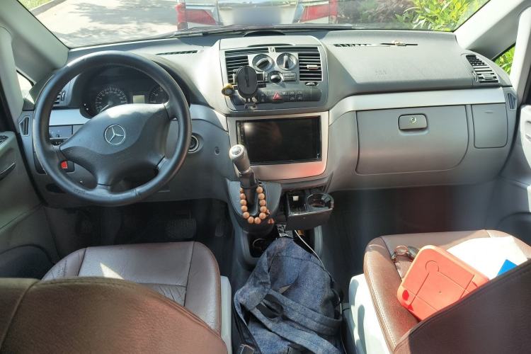 Used Mercedes-Benz Vito 2013 3.0L Elite Edition Center Console