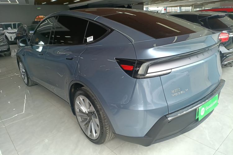 Used Tesla Model Y 2025 Rear-Wheel-Drive Version

