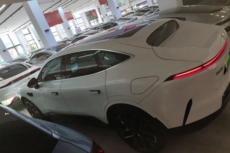 Used Avatr 11 2023 HarmonyOS Version Smart Enjoyment Upgrade Model 90-Degree Rear-Wheel Drive Edition Left Side