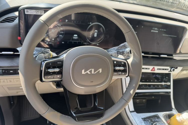 Used Kia Carnival 2026 Model 2.0T Luxury Tech Edition