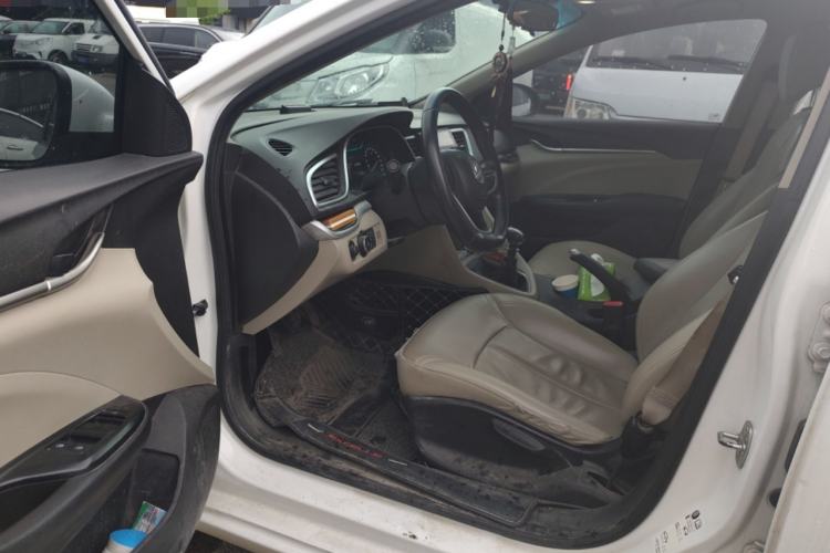 Used Buick GT 2018 15T Manual Elite Version China V Standard Driver Seat